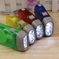Lampe torche d'urgence QXMOVING pour l'extérieur, chargeur dynamo à manivelle, corps de lampe en ABS, 3 lampes LED pour le camping