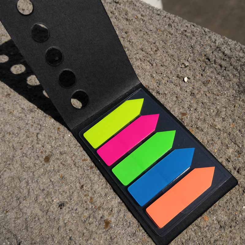 Flecha de tarjeta negra