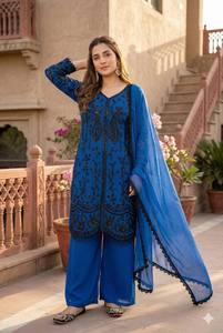 Conjunto de Fiesta Aara Fashion: Top y Pantalón Farshi de Seda Crepé Francesa de Secado Rápido, Completamente Cosido y Listo para Usar, con Dupatta - Product Image 5