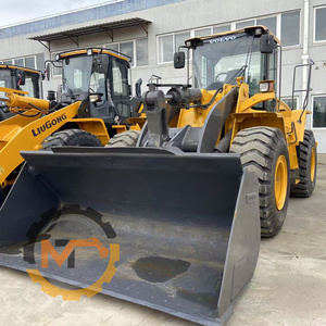 Chargeuse sur pneus Volvo L105, peinture d'origine, bon état, chargeuse sur pneus avant, poids 5t, capacité 3m3, Volvo L105 L180 d'occasion. - Product Image 5