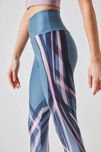 Leggings de yoga pour femmes avec logo personnalisé, longueur intégrale, taille haute, imprimé géométrique, respirant, en spandex et polyester, pantalon de sport - Product Image 4