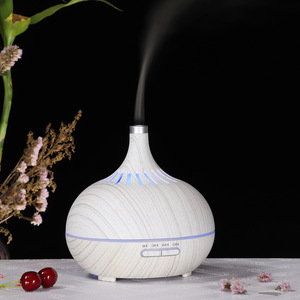 Diffuseur d'huiles essentielles mini 0,5 L en bois blanc grainé avec lumière LED et fonction de minuterie pour l'aromathérapie transfrontalière - Product Image 1