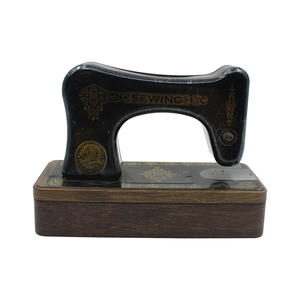 Boîte en fer blanc noir mat rétro avec couvercle à vis pour machine à coudre, idéale pour ranger de petits outils, bonbons et objets de collection, ou pour le bricolage. - Product Image 1