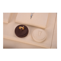 Ensemble de présentoirs à bijoux en gros – Présentoirs ajustables pour bagues, boucles d'oreilles et colliers pour vitrine de boutique