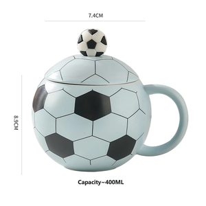 كوب رياضي خفيف الوزن صديق للبيئة مع غطاء، سعة 400 مل لعشاق كرة القدم. - Product Image 4