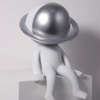 Artisanat minimaliste moderne en résine-Figurine d'astronaute Spaceman Sculptures Pièces d'art en résine pour la décoration de la maison