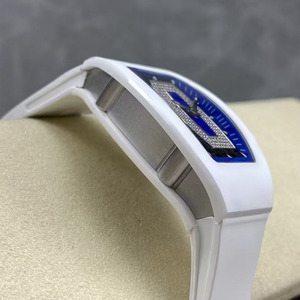 Montre mécanique automatique de haute qualité, luxueuse et élégante, avec boîtier en céramique, squelette en moissanite et incrustations de diamants. - Product Image 4