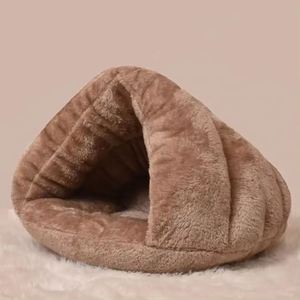 Muestra Gratis: Cama Triangular para Mascotas, Súper Suave, Lavable, Gruesa, Cómoda y Cálida, Tapete para Gatos y Perros - Product Image 2