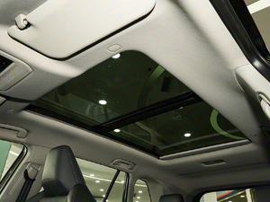 Toyota RAV4 2.0L Essence SUV Awd modèle 2026 Version Luxe noir blanc en option - Product Image 5