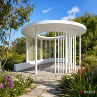 Pergola moderne en verre trempé à lames orientables, toit à lames réglables, revêtement poudré, protection solaire extérieure pour jardin, hôtel, patio, terrasse