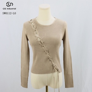 Maglione da Donna Personalizzato Sexy con Scollo a Mezzo Collo, Lavorazione a Maglia 12gg, Colore Tinta Unita, Produzione su Misura - Product Image 6