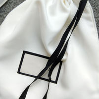 Vente en gros OEM logo personnalisé sac à cordon en satin de soie de haute qualité pochette en satin sacs à poussière en satin pour sacs à main chaussures paquet
