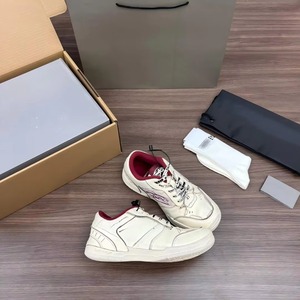 Sneakers unisexes en cuir vieilli de qualité supérieure, style rétro, chaussures basses de skate, design vintage, streetwear pour couples - Product Image 3