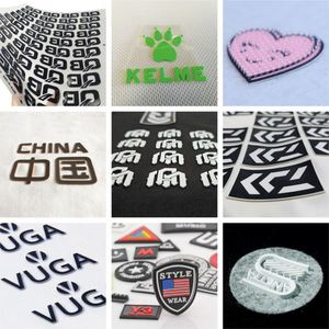 Etiquetas de Silicona Brillante Personalizadas para Transferencia de Calor, Accesorios Termoadhesivos para Ropa, Impresión de Logotipos por Transferencia Térmica para Prendas - Product Image 2