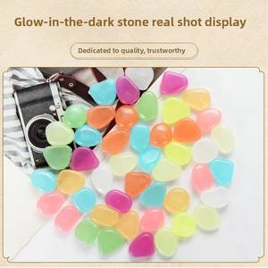 Pietre Luminose ad Alta Luminosità che si Illuminano al Buio, Conchiglie e Stelle Marine Colorate per Decorazione Acquario - Product Image 6