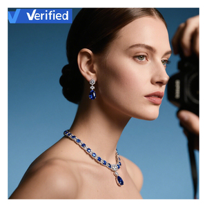 Servicio de edición de imágenes de fotografía y videografía comercial profesional para grabación de vídeo de joyería con accesorios de estudio - Product Image 3