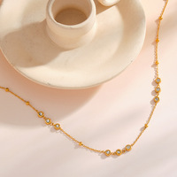 Collier délicat et élégant en acier inoxydable avec breloque ronde en zircon et perles espacées, bijoux haut de gamme TGXL15398