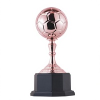 Coupe de trophée de football en alliage de zinc poli et plaqué, gravée sur mesure, imprimée UV, avec base noire portable, pour récompense de match de championnat sportif