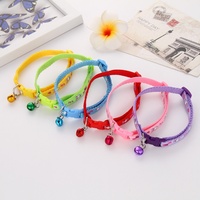 Kalung Lonceng Aplikasi Motif Kelinci Warna-warni dari Nilon Solid Color untuk Kucing dan Anjing Kecil
