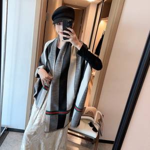 Écharpe de luxe pour femme de marque de créateur, châle en laine tricotée, cache-cou, chaleur hivernale, catalogue de marque de créateur - Product Image 6