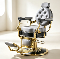 Fauteuil de Barbier Rétro Exquis avec Accents Dorés, Décor Riveté, Capitonnage Gris, Pivotant Hydraulique et Inclinable pour Salon de Coiffure