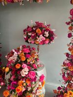 Neue 2,4*2,4-m große rosarote, pinkfarbene Kunstblumen Hochzeits-Hintergrundbogen-Dekoration Blumenarrangement Blumenbälle