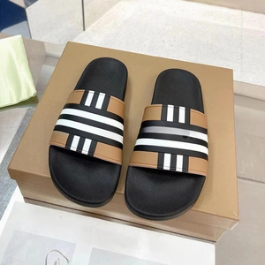 รองเท้าแตะดีไซน์เนอร์สุดฮิตปี 2026 พร้อมโลโก้แบบกำหนดเอง รองเท้าชายหาดคุณภาพสูงสำหรับผู้ชายและผู้หญิง สไตล์ลำลองลายตาราง เหมาะสำหรับเดิน - Product Image 4