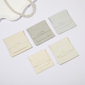 Pochette à bijoux pliable en microfibre crème personnalisée avec rabat, sac enveloppe de <span class=keywords><strong>luxe</strong></span> pour colliers, boucles d'oreilles et bracelets - Product Image 6
