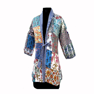 เสื้อแจ็คเก็ตผ้าฟลีซสำหรับผู้หญิง ลายพิมพ์บล็อกอินเดียแบบดั้งเดิม ระบายอากาศได้ดี ติดกระดุม กลับด้านได้ เสื้อโค้ทฤดูหนาวแบบสั้น - Product Image 3