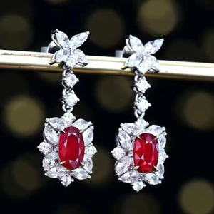 SGARIT Bijoux fins, boucles d'oreilles en or blanc 18 carats, rubis rouge pigeon naturel non chauffé de 1,38 ct, taille ovale, pour femmes, certificat AIGS - Product Image 2