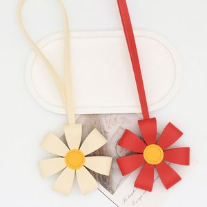Decorative Daisy Keychain Vintage Pu Leather Flower Purse <b>Charm</b> Portable Key Ring <b>Bag</b> Ornament - Product Image 3