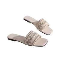 Sandales plates rétro en tricot léger pour femme, nouvelle collection été 2025, populaires sur internet, antidérapantes et résistantes à l'usure, pour l'extérieur