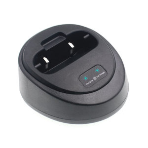B01 Microphone <span class=keywords><strong>sans</strong></span> <span class=keywords><strong>fil</strong></span> professionnel haut-parleur <span class=keywords><strong>chargeur</strong></span> de bureau <span class=keywords><strong>Android</strong></span> IOS <span class=keywords><strong>chargeur</strong></span> de chute pour Radio publique talkie-walkie - Product Image 6