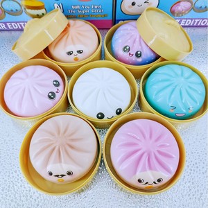 Jouet de compression en forme de boule de pain de dessin animé, rebond lent, jouets sensoriels anti-stress, emballés en boîte colorée, jouets à presser, vente en gros - Product Image 1