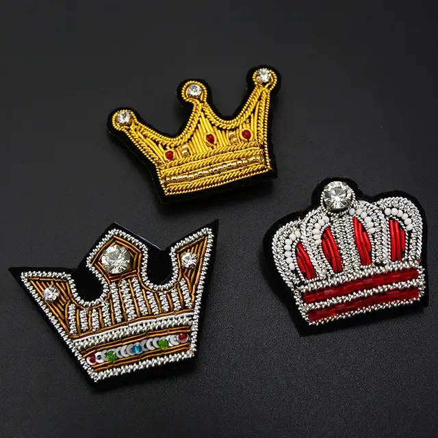 インドシルク銅金属刺繍ブローチクラウンバッジクリエイティブアクセサリーDIY布パッチ