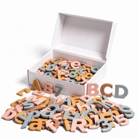 Lettres magnétiques colorées personnalisées OEM, majuscules et minuscules, pour l'enseignement préscolaire et maternelle des enfants