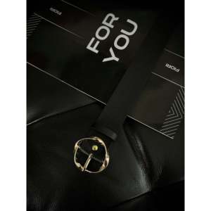 Ceinture pour femme Fiori, boucle ronde torsadée dorée, style décontracté, boucle à ardillon en alliage, cuir PU - Product Image 1