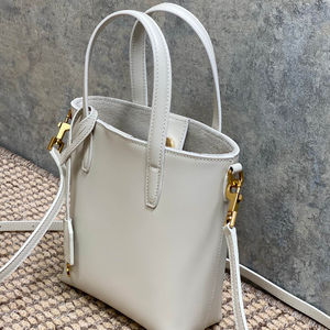 Luxurious <b>shoulder</b> bag with exquisite craftsmanship, showcasing feminine charm - Product Image 1