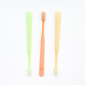 Cepillo de Dientes Manual para Adultos de Calidad Premium, Limpieza Suave, Cuidado Diario, Cepillo de Dientes Personalizado para Aparatos Ortodóncicos - Product Image 1