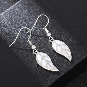 Boucles d'oreilles pendantes en or blanc, argent 925, quartz arc-en-ciel serti clos, bijoux romantiques en cristal pour femme, à porter au quotidien - Product Image 5
