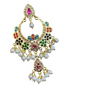 ชุดต่างหู Chandbali ชุบทองคุณภาพพรีเมี่ยมชุดที่มีไข่มุกหยดสำหรับงานแต่งงาน - Product Image 2
