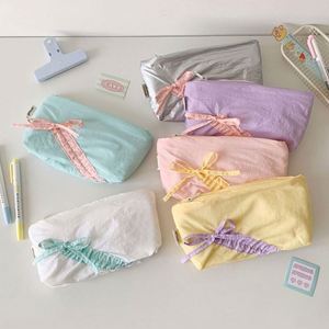 Trousse à crayons souple et portable Girly Stuff, motifs multicolores, idéale pour Noël et les anniversaires - Product Image 3