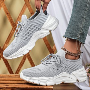 <span class=keywords><strong>รองเท้า</strong></span>วิ่งตาข่ายถักแบบผูกเชือกสำหรับผู้หญิง, <span class=keywords><strong>รองเท้า</strong></span>วิ่งน้ำหนักเบาระบายอากาศได้ดีสวมใส่สบายสำหรับคู่รักทำกิจกรรมกลางแจ้ง - Product Image 3