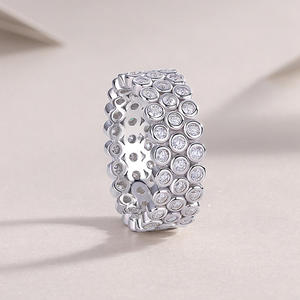 Anello di Fidanzamento di Lusso da Donna T0900 in Oro Bianco con Diamante Naturale Taglio Brillante Rotondo Colore D - Product Image 1