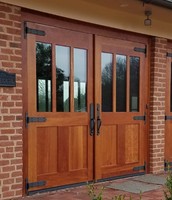 Porte d'entrée double en bois massif de luxe avec vitrage, style contemporain de haute qualité pour villa