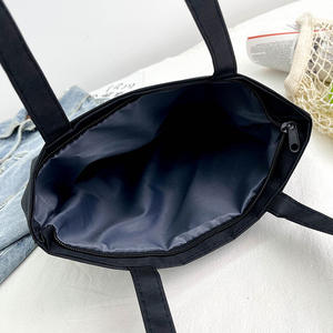 Borsa Tote in Tela di Cotone Nera, Stile Coreano, Grande Capacità, Semplice ed Elegante, in Offerta - Product Image 6