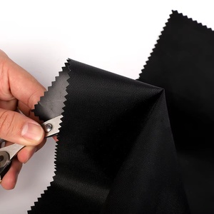 Tela Ecológica Negra de Poliéster 100% Tejida con Revestimiento de TPU en una Cara, Termosellable y Resistente a Desgarros para Fundas de Mochilas y Equipaje - Product Image 2
