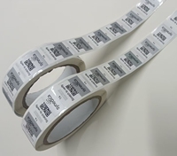 Étiquettes autocollantes en papier film léger avec code QR variable, sérigraphiées, résistantes aux rayures, encre argentée, imperméables et durables pour préservatifs