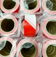 Ruban d'avertissement PE blanc rouge de danger Bande de danger Bande de barrière personnalisée rayée Non adhésive