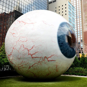 Estatua de escultura de balón de fútbol de fibra de vidrio icónica de gran tamaño hecha a medida - Product Image 6